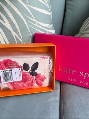 NWT Kate Spade New York Cameron Street Roses Lacey zip around Wallet Pink/Cream
